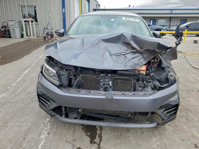 Volkswagen Passat R-line Image 12