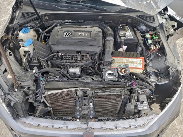 Volkswagen Passat R-line Image 7