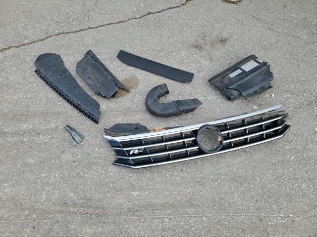 Volkswagen Passat R-line Image 13