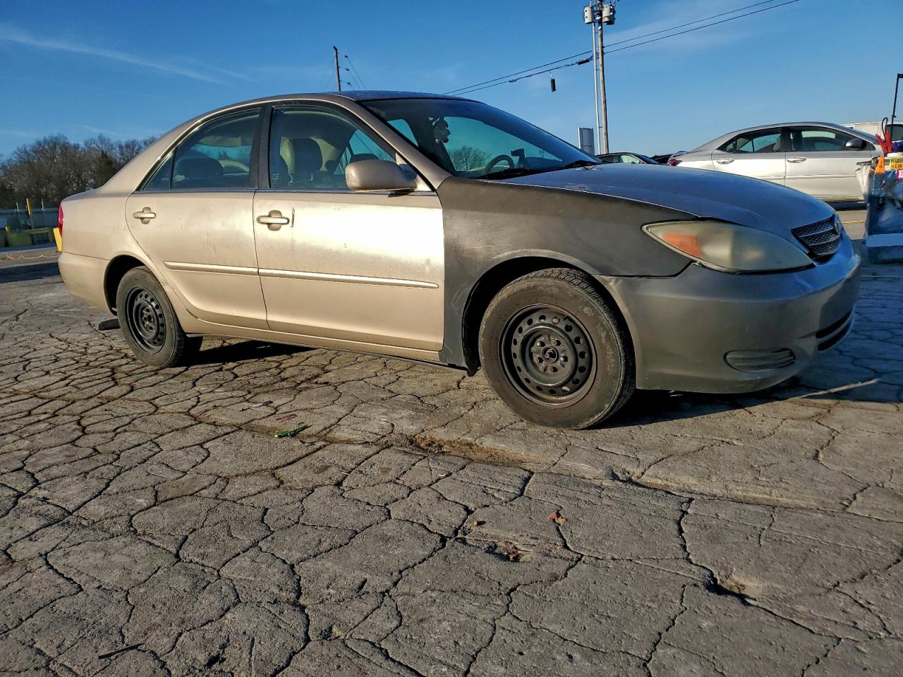 Toyota Camry Le Image 2