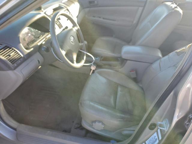 Toyota Camry Le Image 11