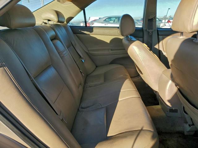 Toyota Camry Le Image 3