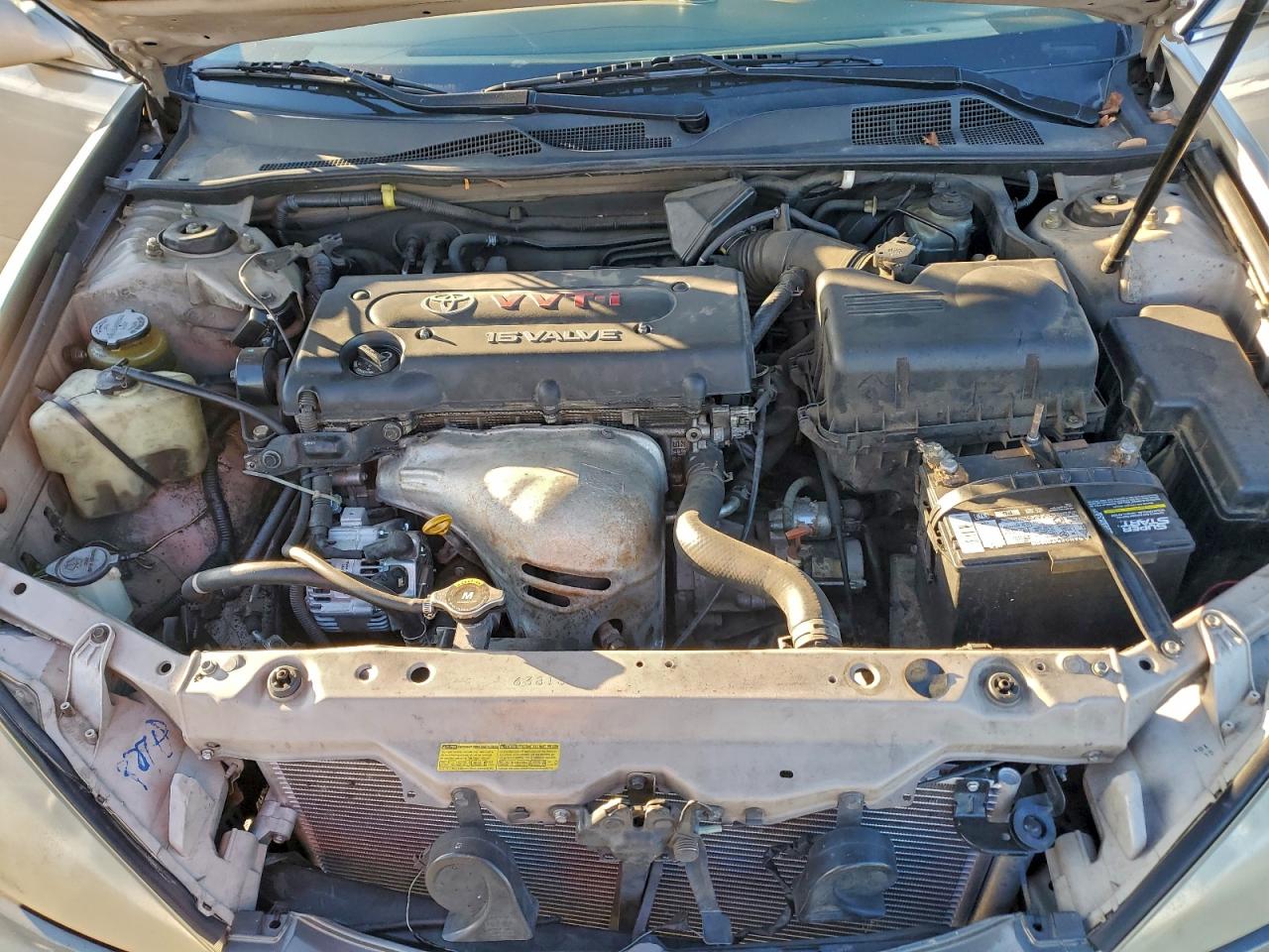 Toyota Camry Le Image 10