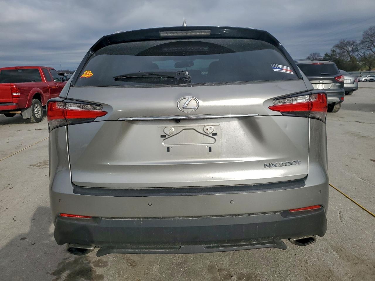 Lexus NX 200t Base Image 9