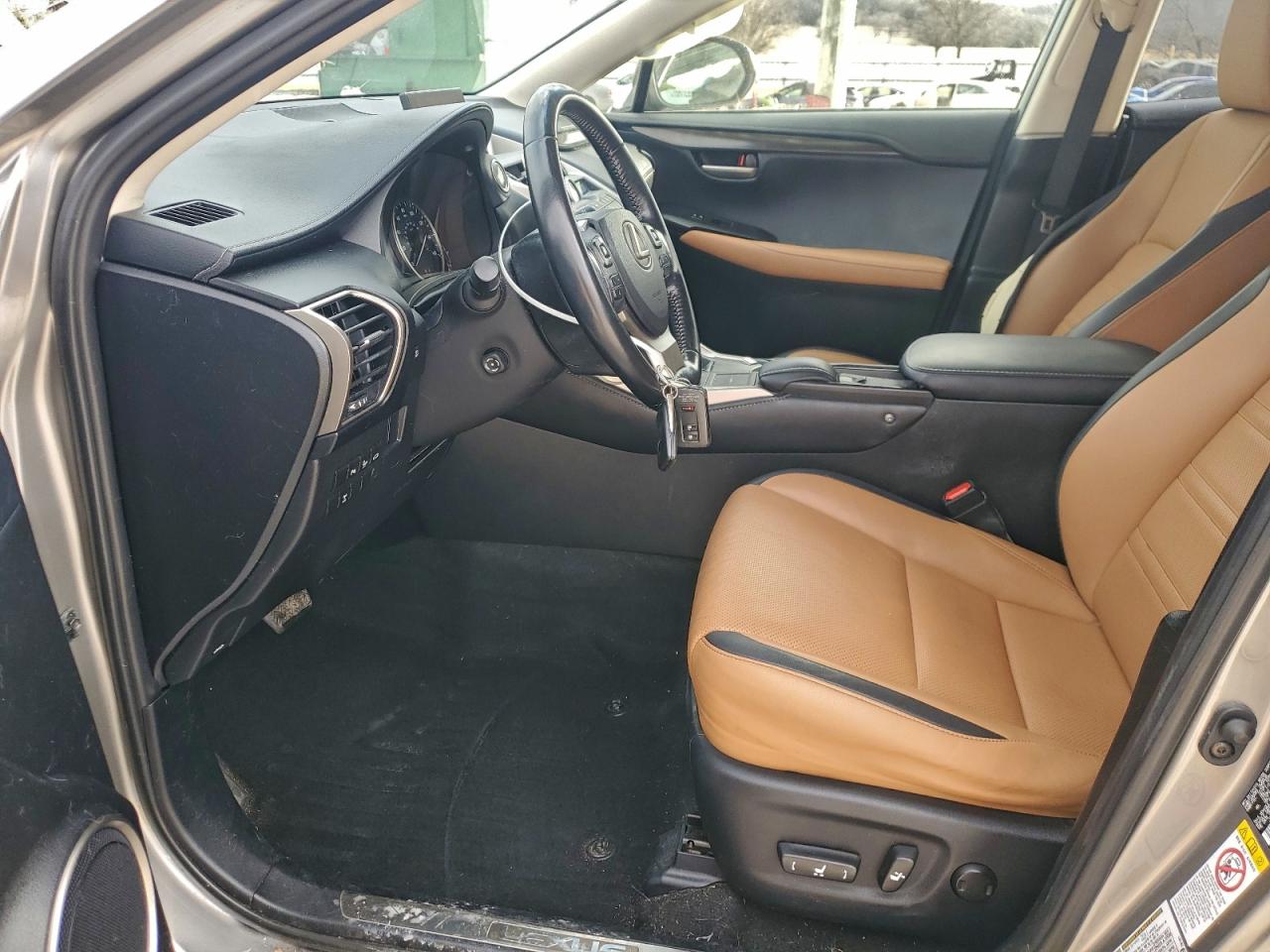 Lexus NX 200t Base Image 5