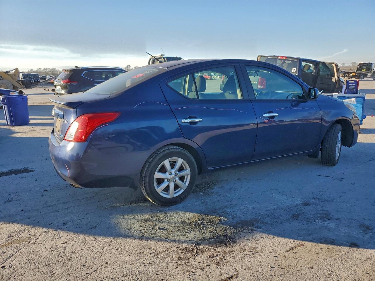 Nissan Versa S Image 3