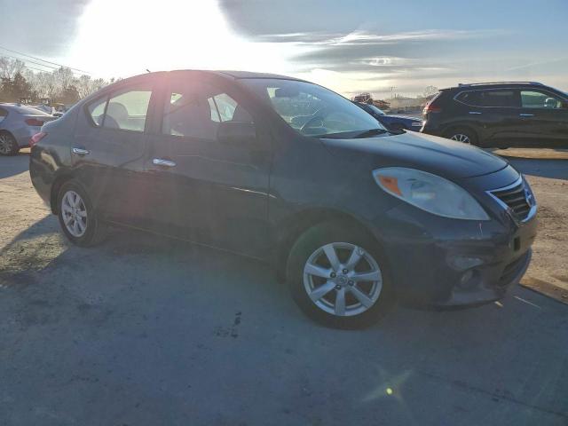 Nissan Versa S Image 2