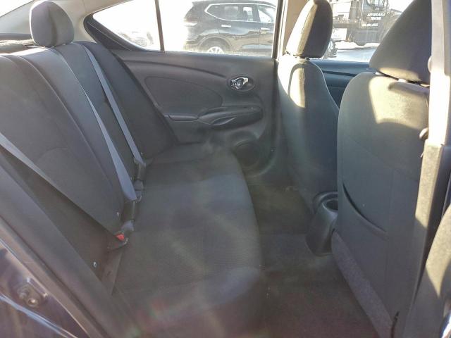 Nissan Versa S Image 4