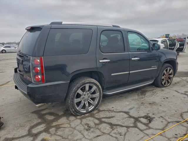 GMC Yukon Denali Image 3