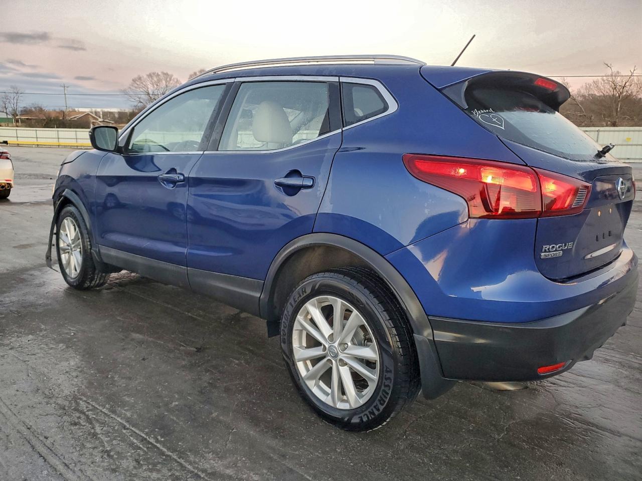 Nissan Rogue S Image 9