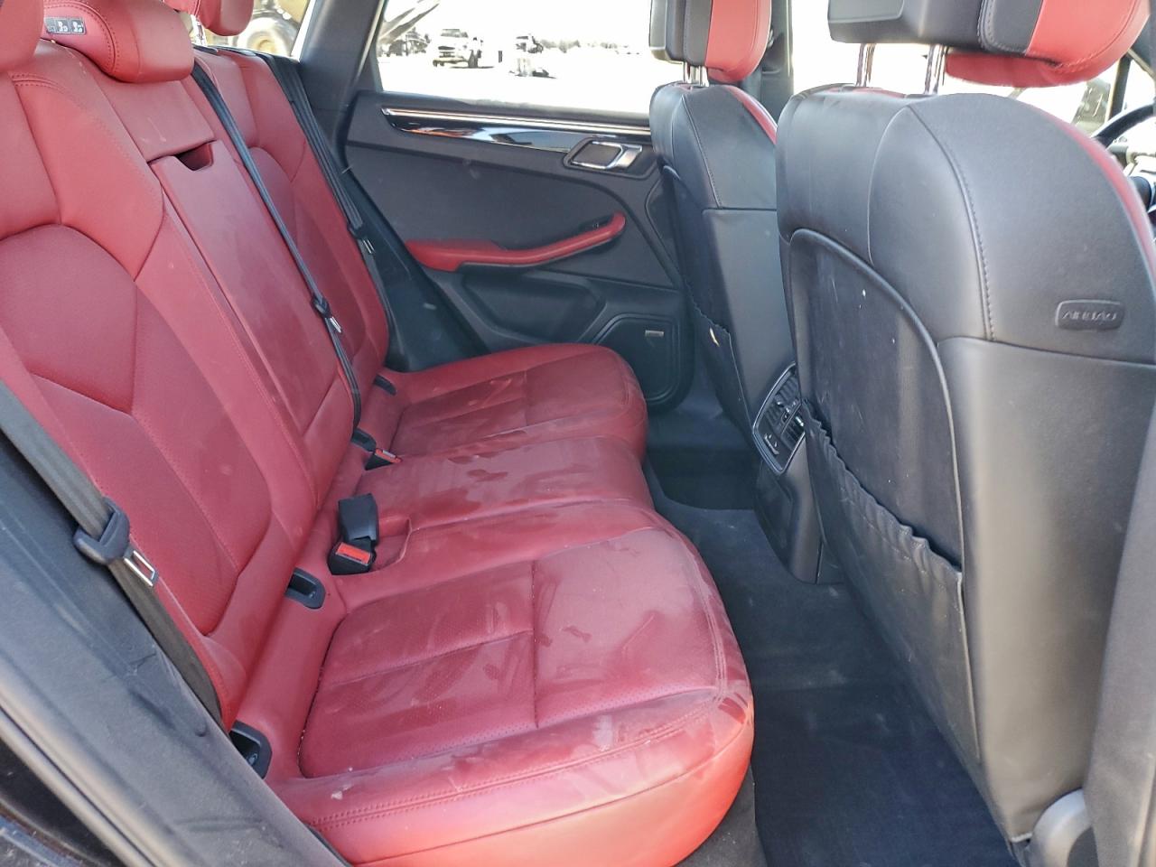 Porsche Macan S Image 7