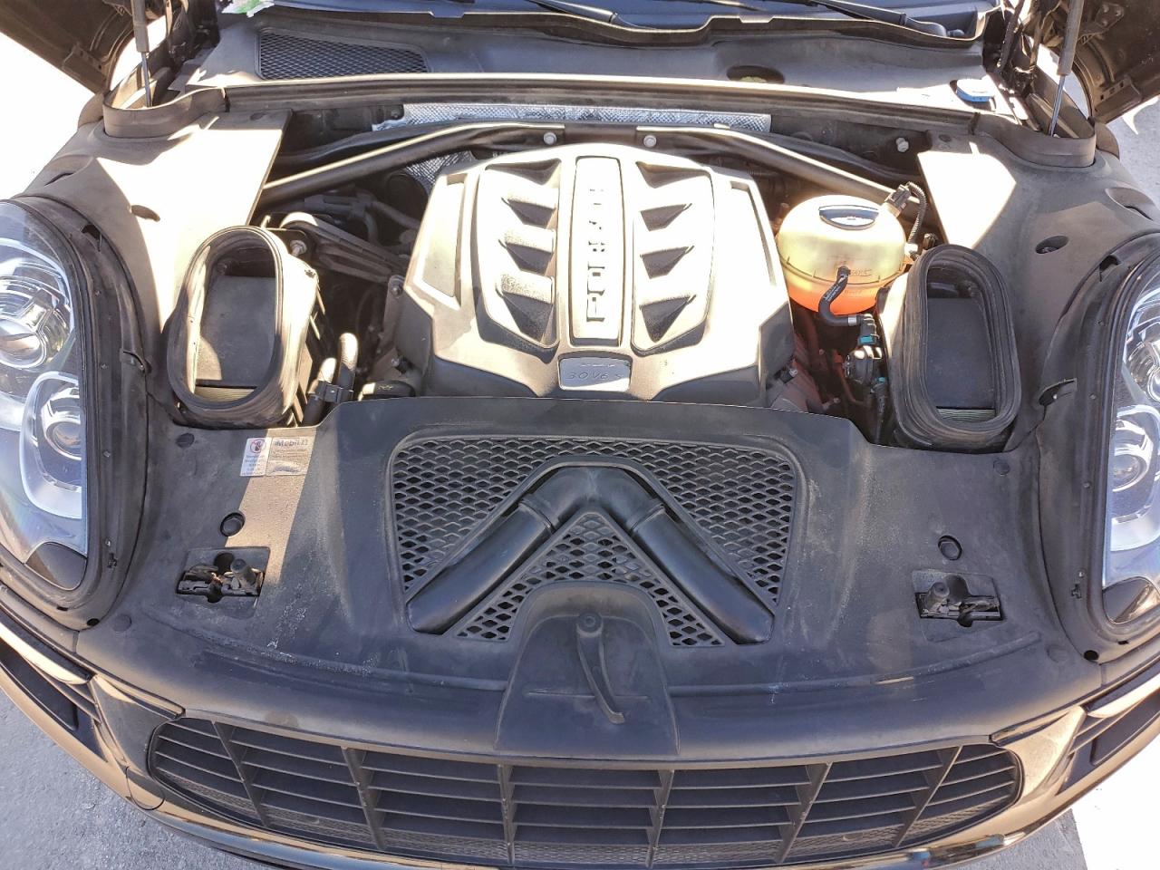 Porsche Macan S Image 13