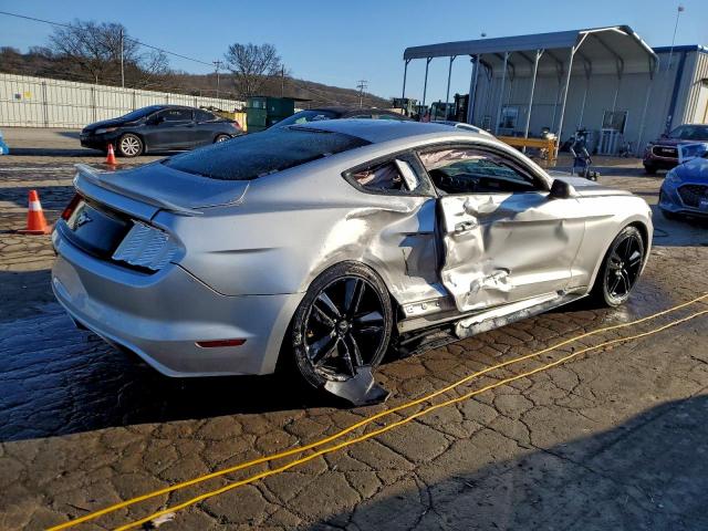 Ford Mustang Image 9