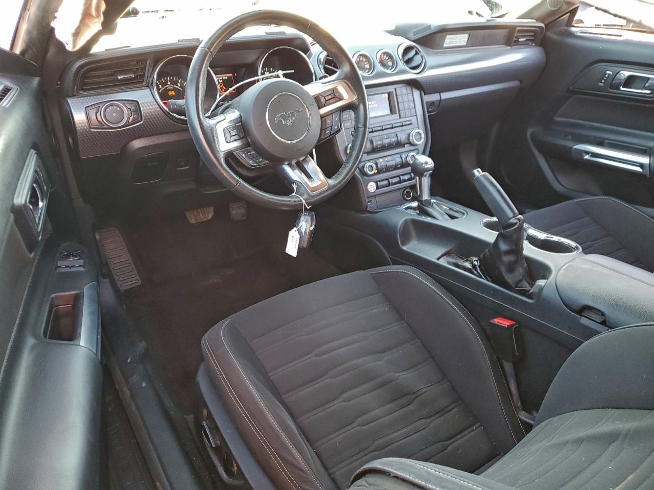 Ford Mustang Image 12