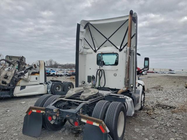 Peterbilt 579 Image 9