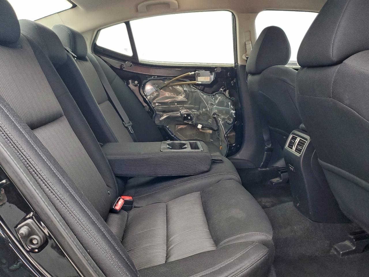 Nissan Maxima 3.5s Image 4