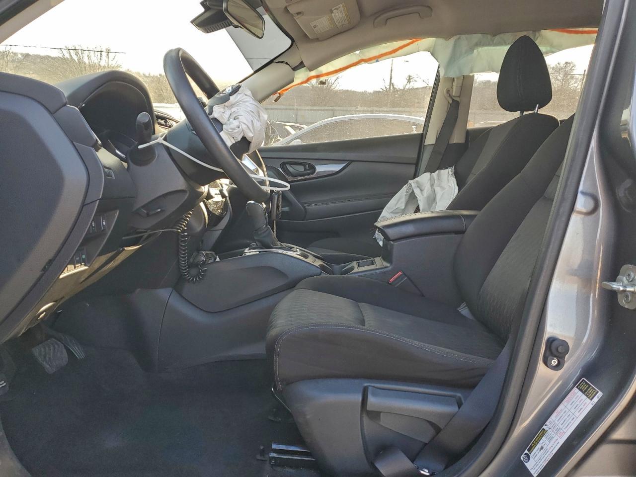 Nissan Rogue S Image 4