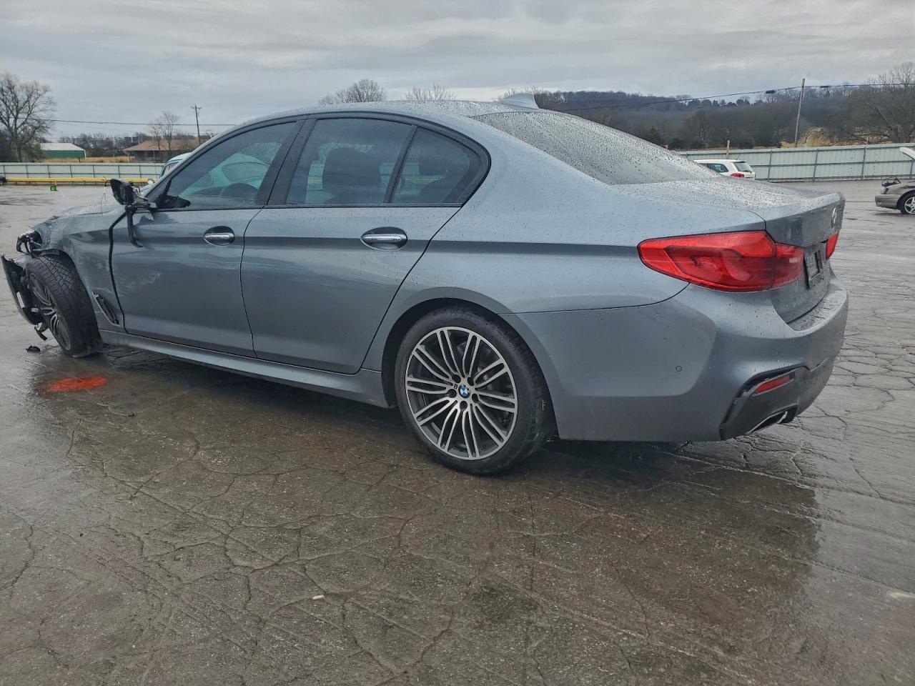 BMW 5 Series I Image 2