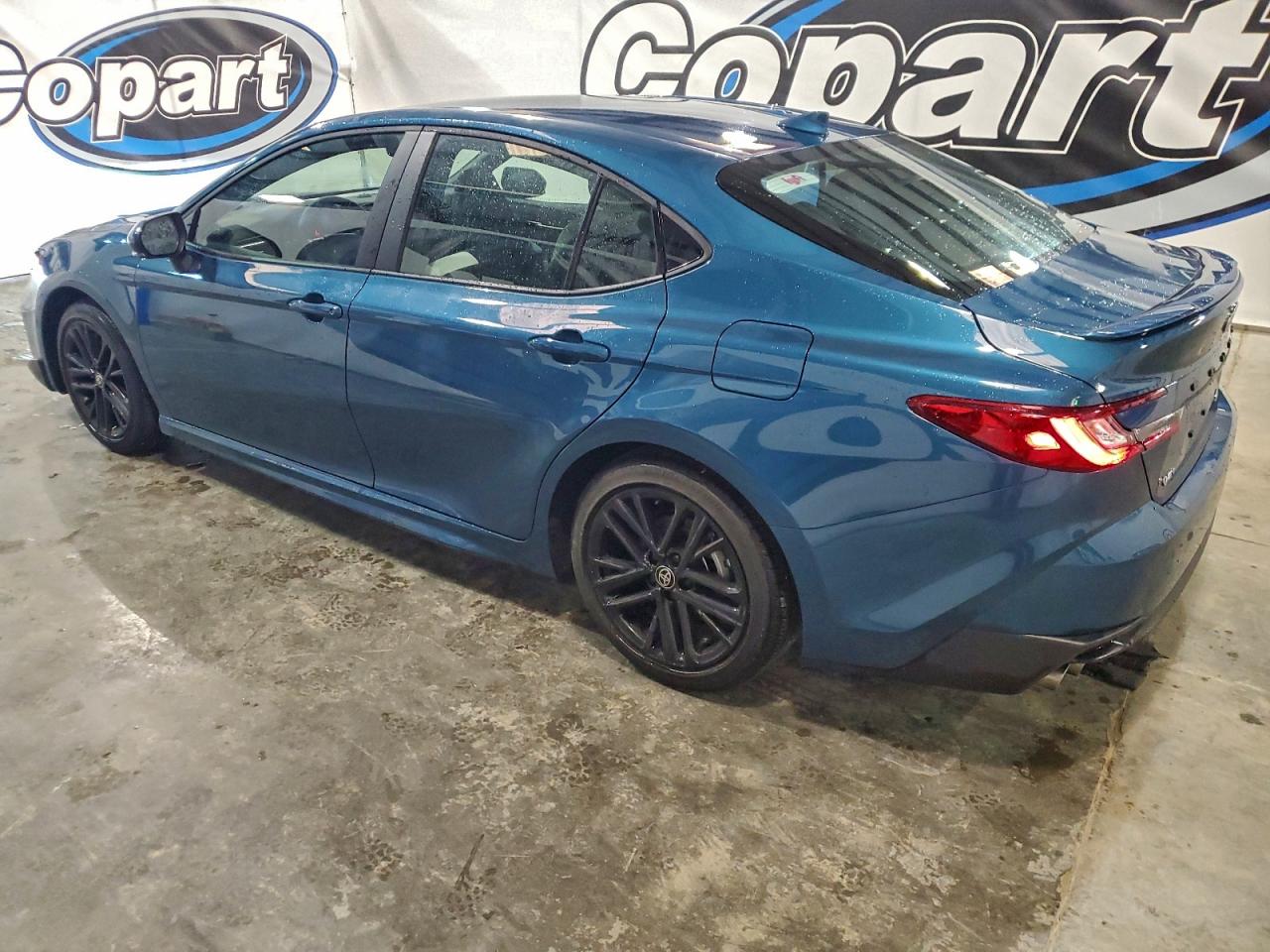 Toyota Camry Xse Image 2