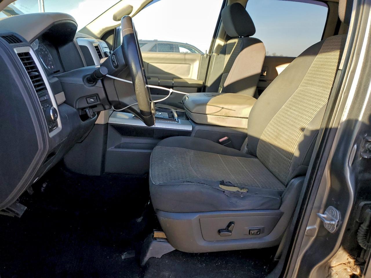 Dodge Ram 1500 Image 2