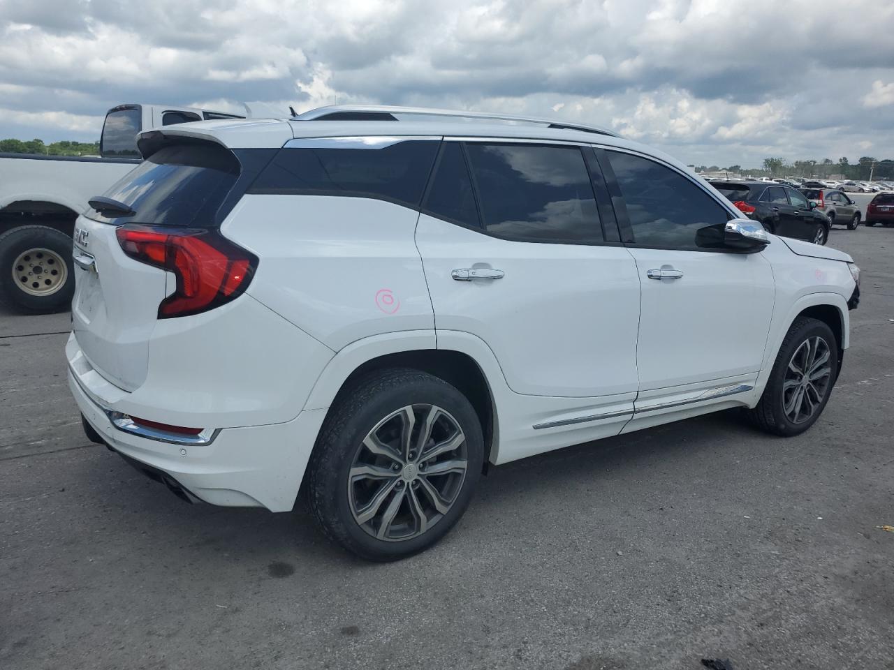 GMC Terrain Denali Image 10