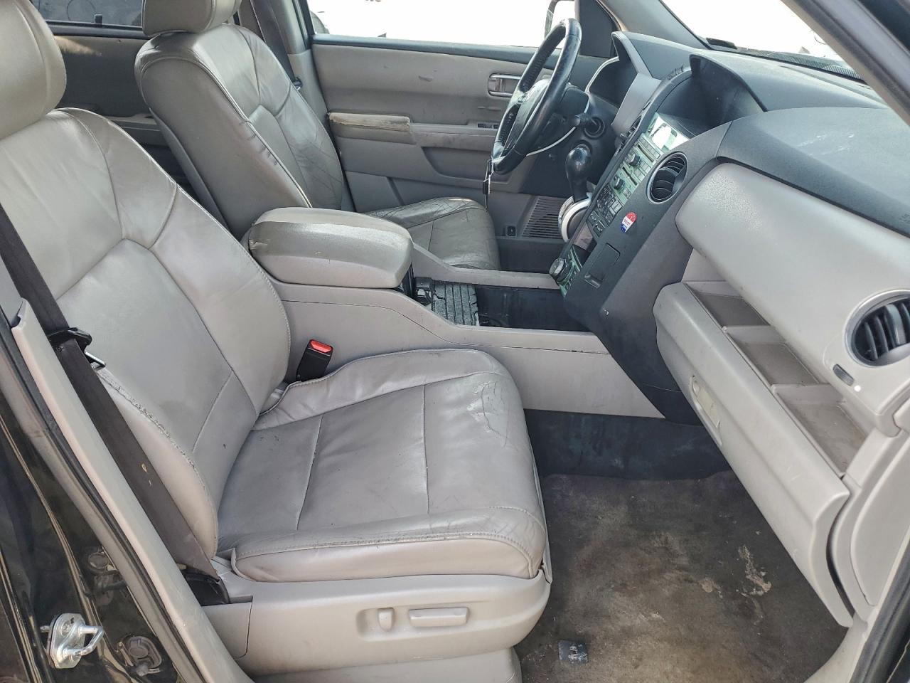 Honda Pilot Touring Image 2