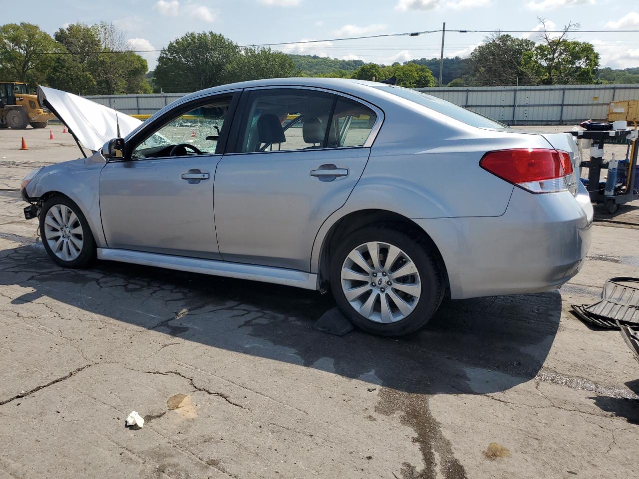 Subaru Legacy 3.6r Limited Image 2