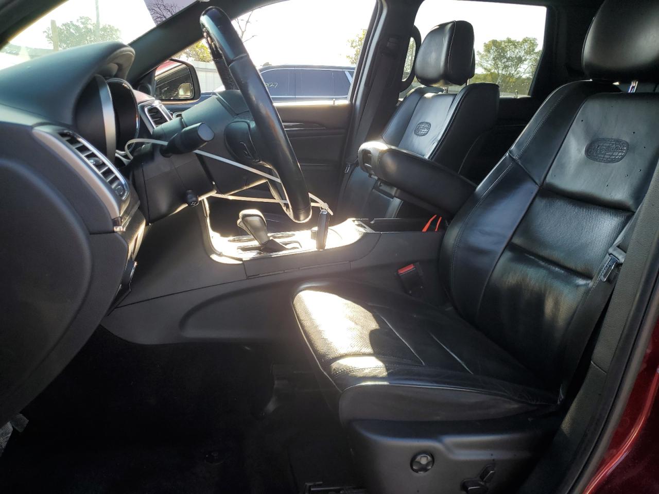 Jeep Grand Cherokee Overland Image 3