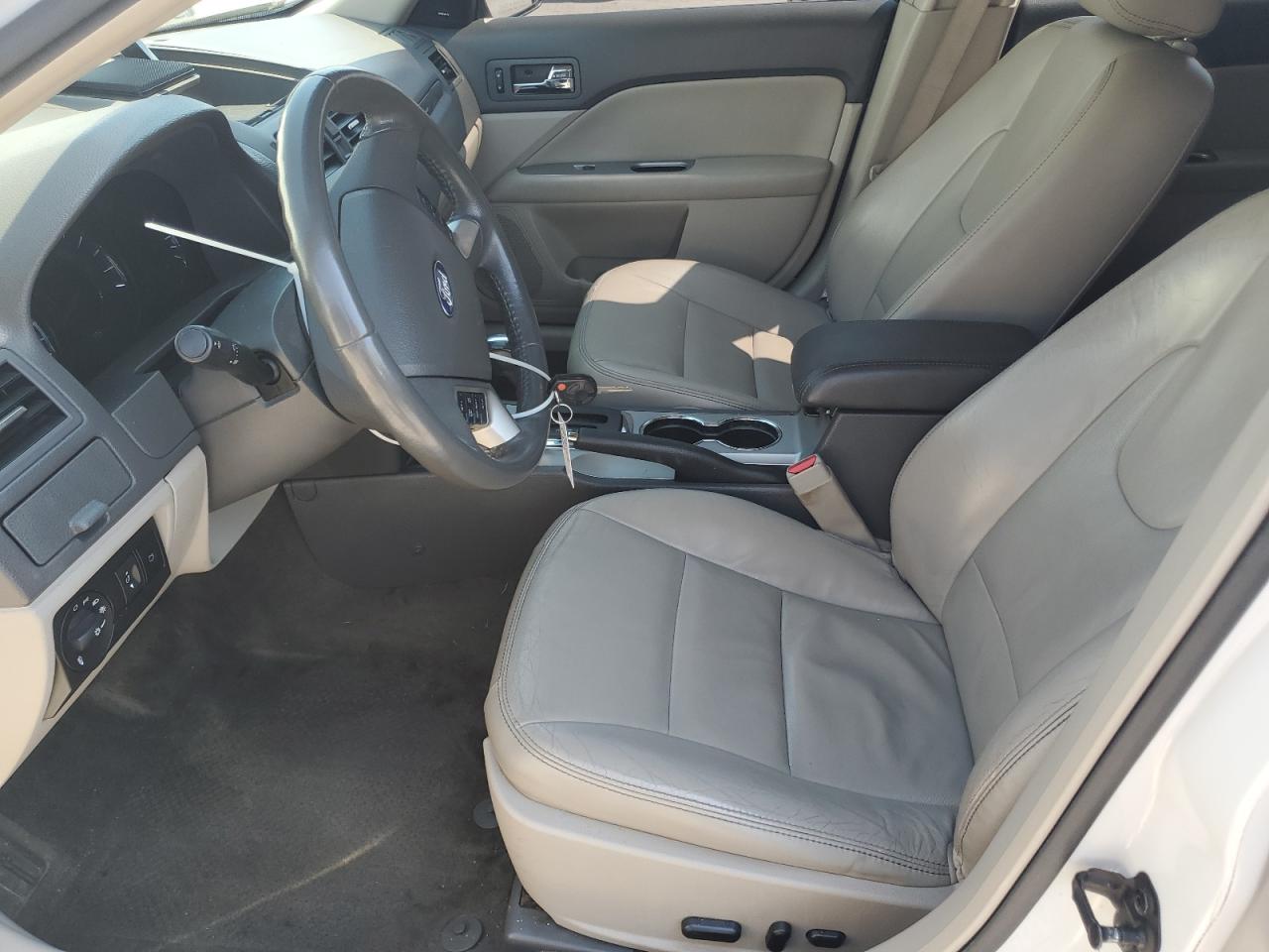 Ford Fusion Sel Image 2