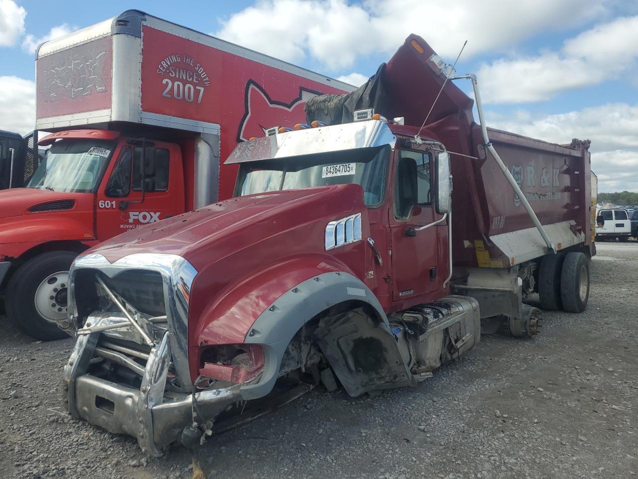 Mack Granite Image 8