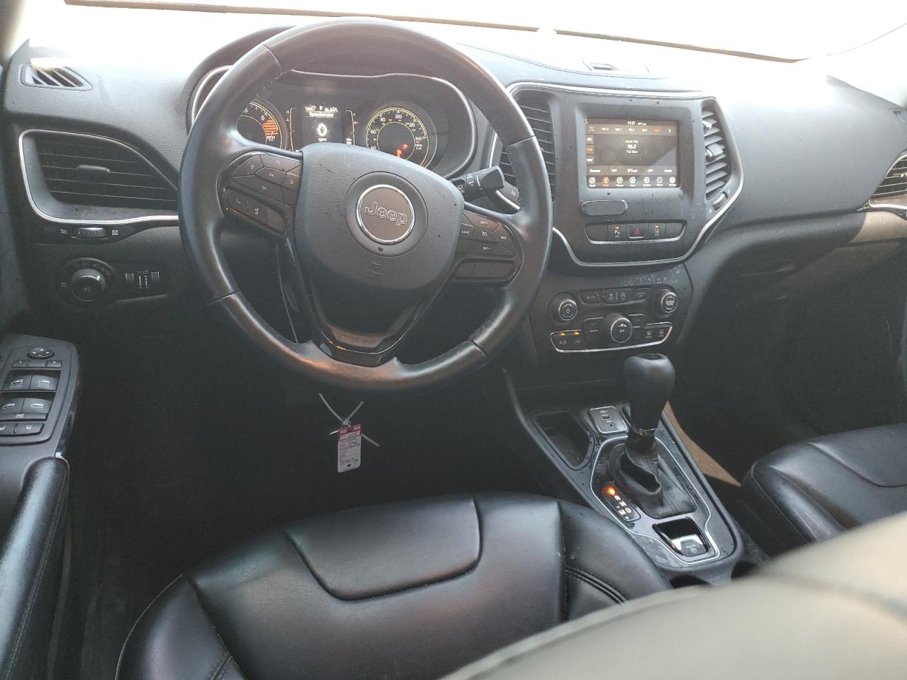 Jeep Grand Cherokee Latitude Plus Image 8