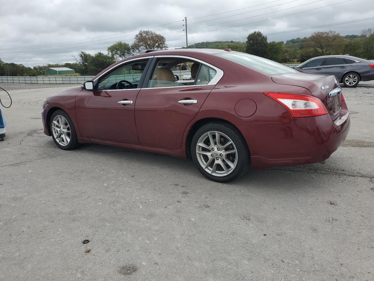 Nissan Maxima S Image 2