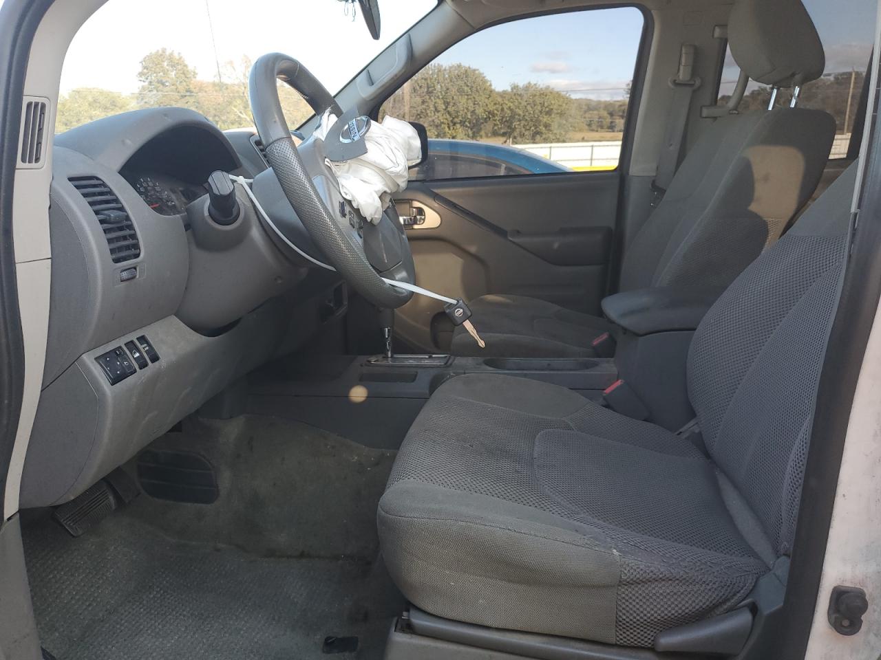 Nissan Frontier S Image 4