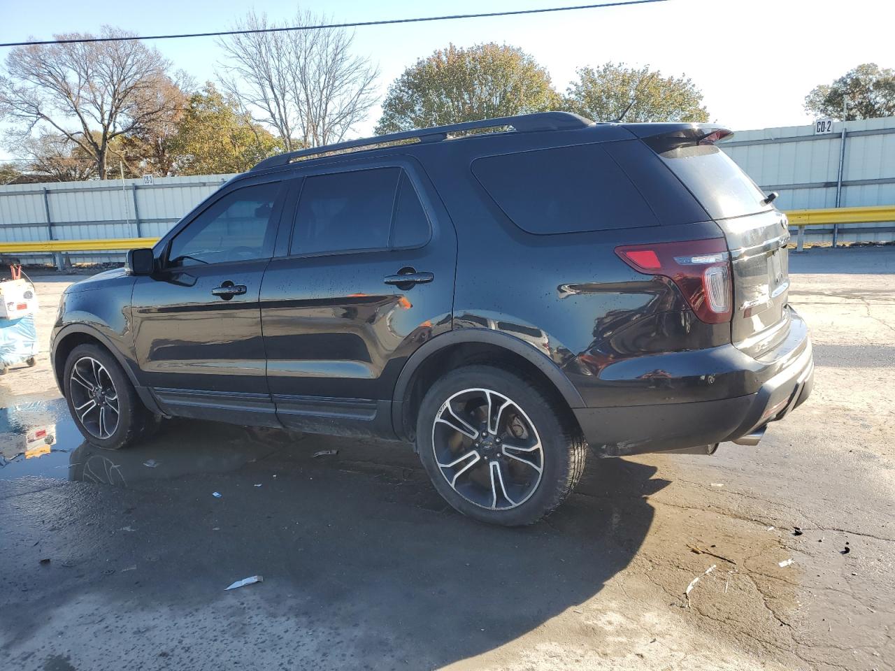 Ford Explorer Sport Image 12