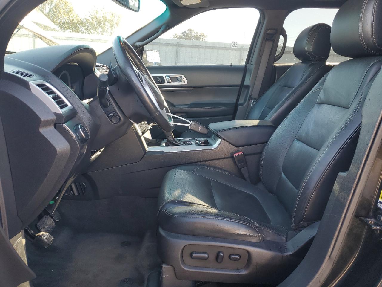 Ford Explorer Sport Image 10