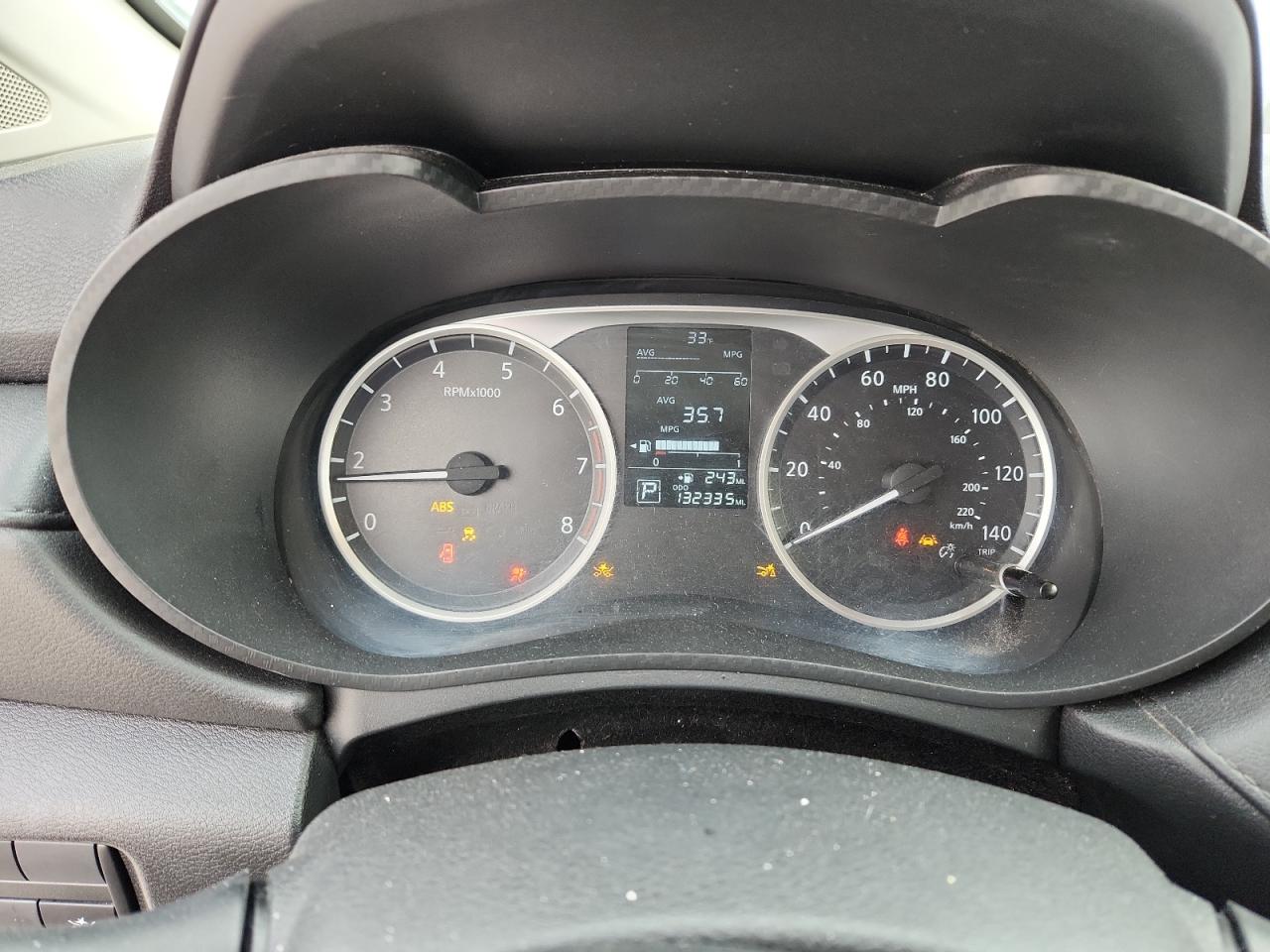 Nissan Versa S Image 9