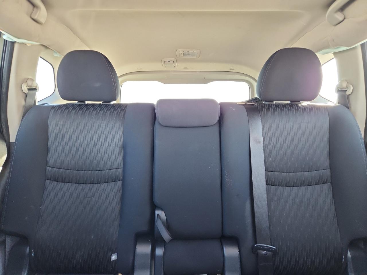 Nissan Rogue S Image 5