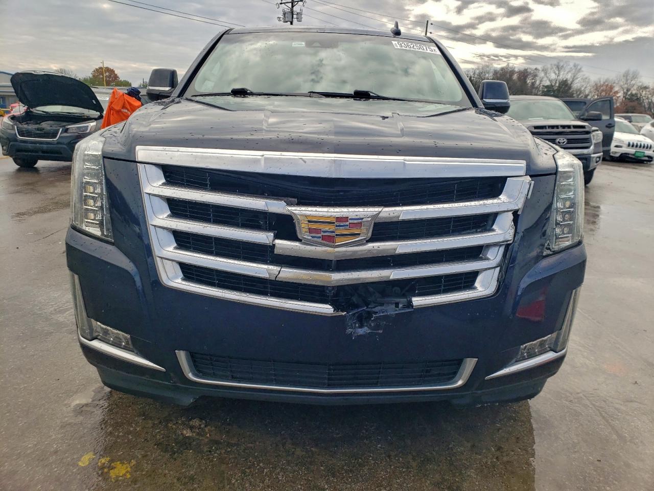Cadillac Escalade Esv Luxury Image 3