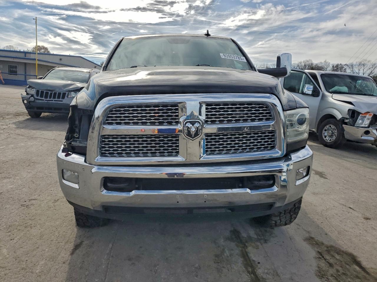 Ram 2500 Laramie Image 9