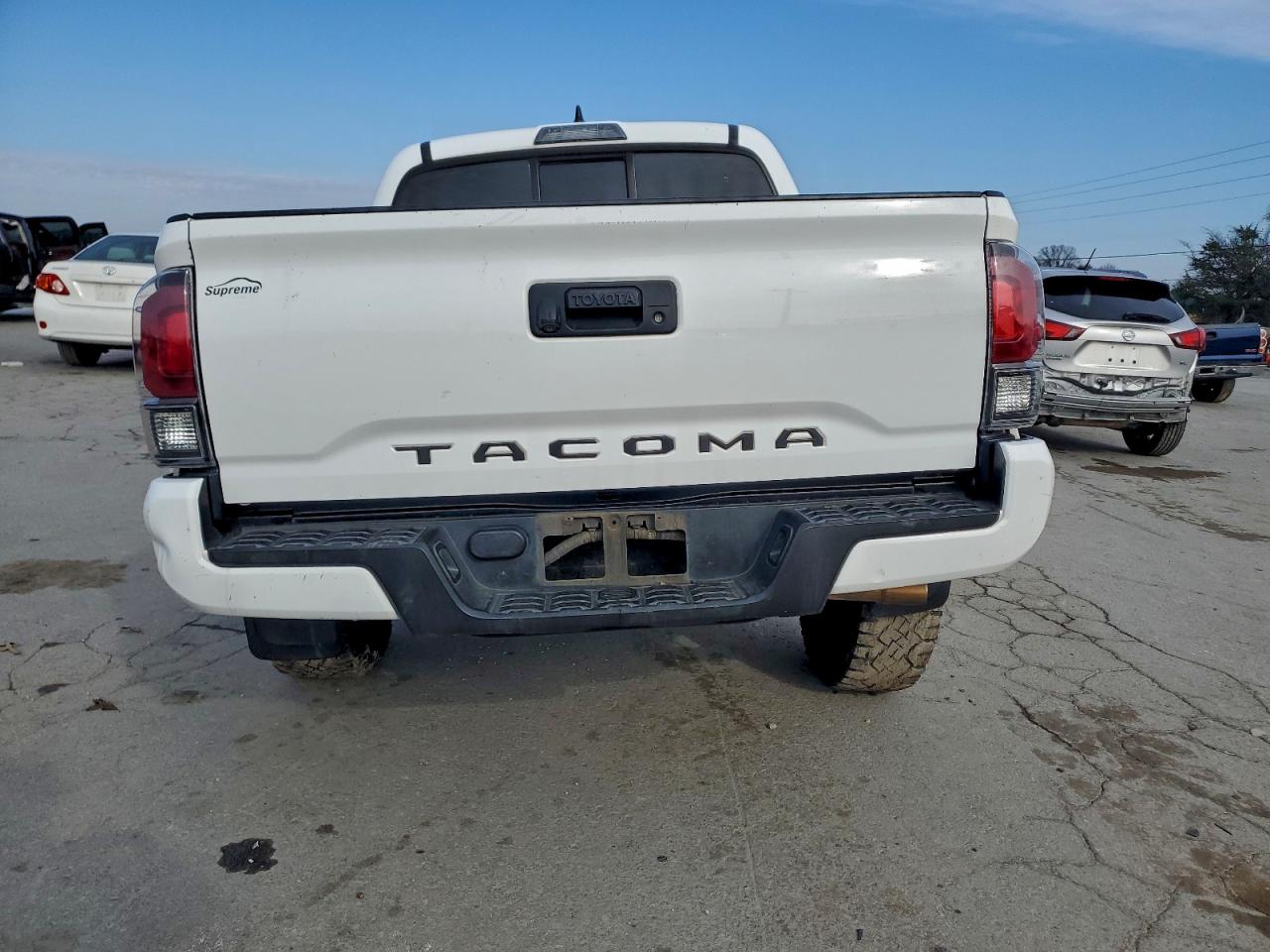Toyota Tacoma Double Cab Image 6