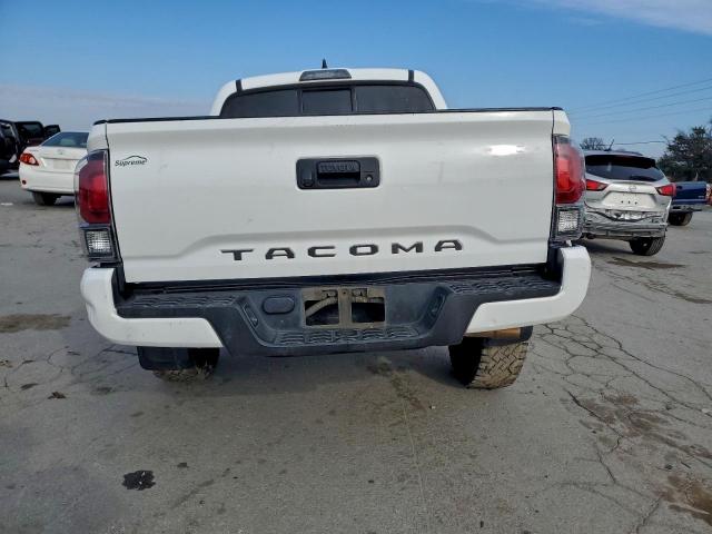 Toyota Tacoma Double Cab Image 6