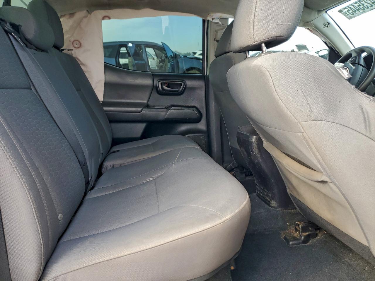 Toyota Tacoma Double Cab Image 10