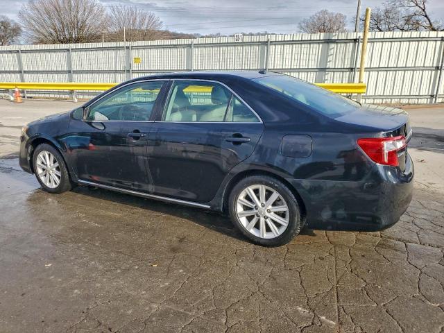 Toyota Camry Se Image 8