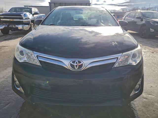 Toyota Camry Se Image 9