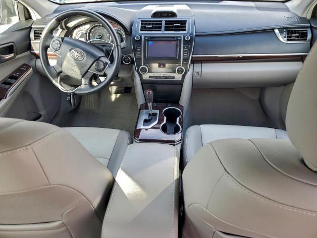 Toyota Camry Se Image 11