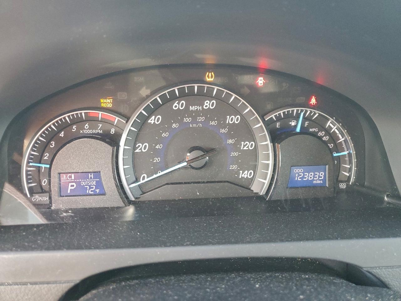 Toyota Camry Se Image 3