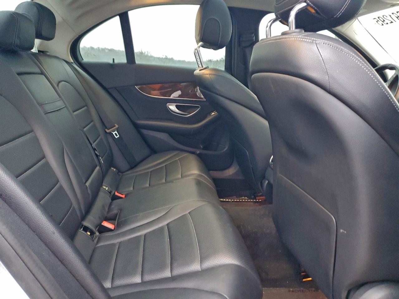 Mercedes-Benz C-Class 300 4matic Image 4