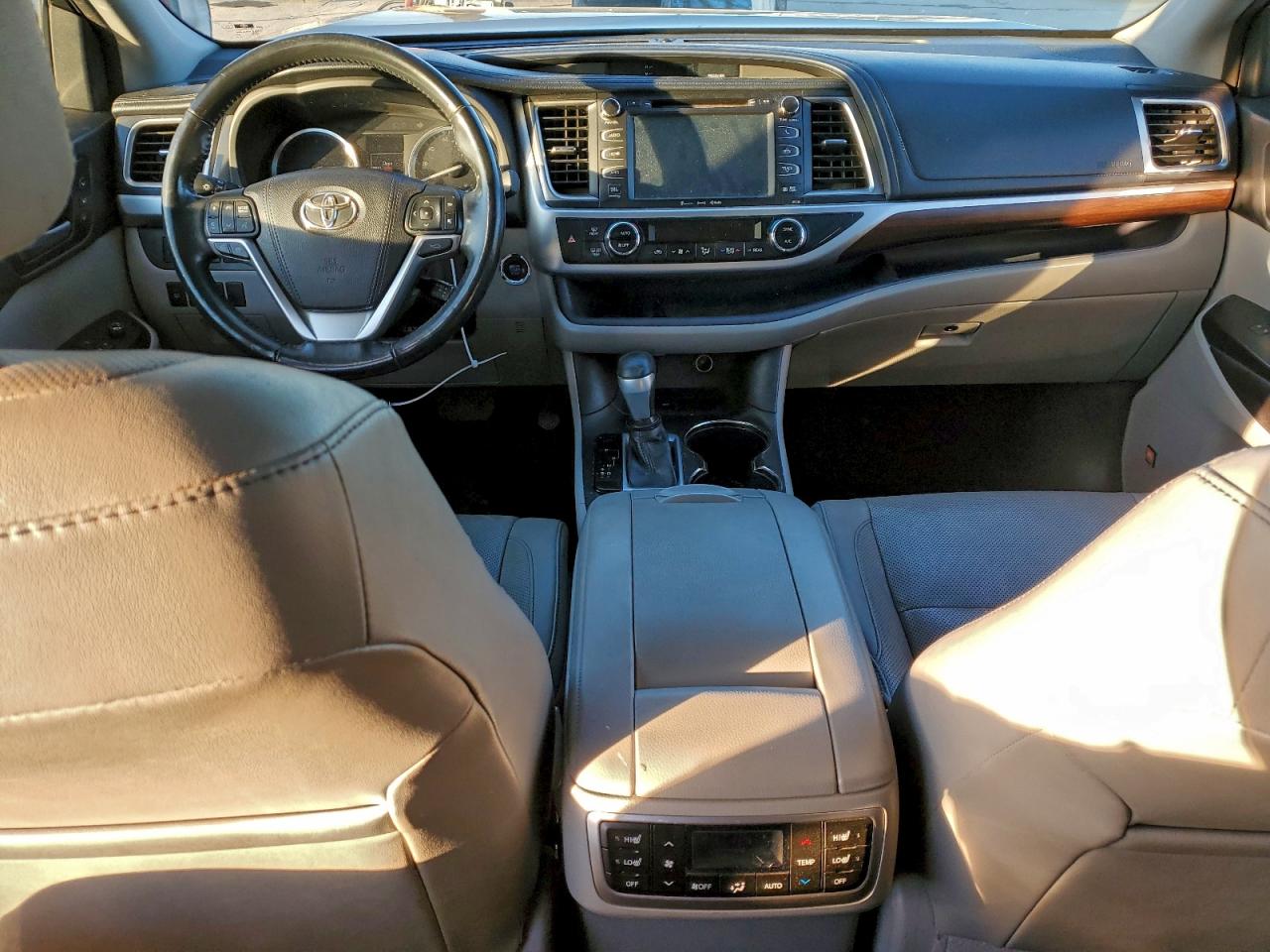 Toyota Highlander Limited Image 9