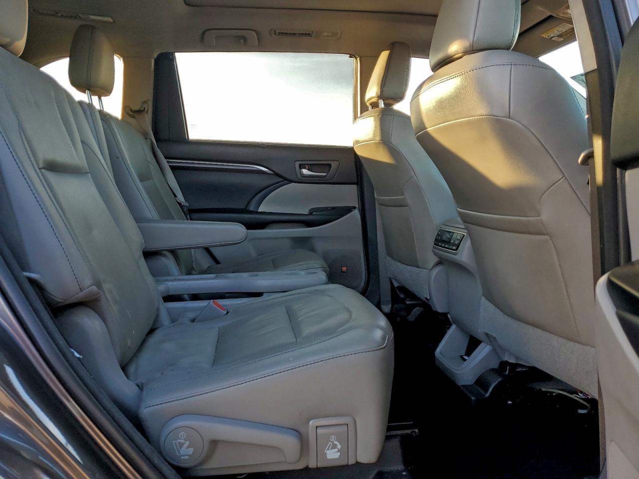 Toyota Highlander Limited Image 12