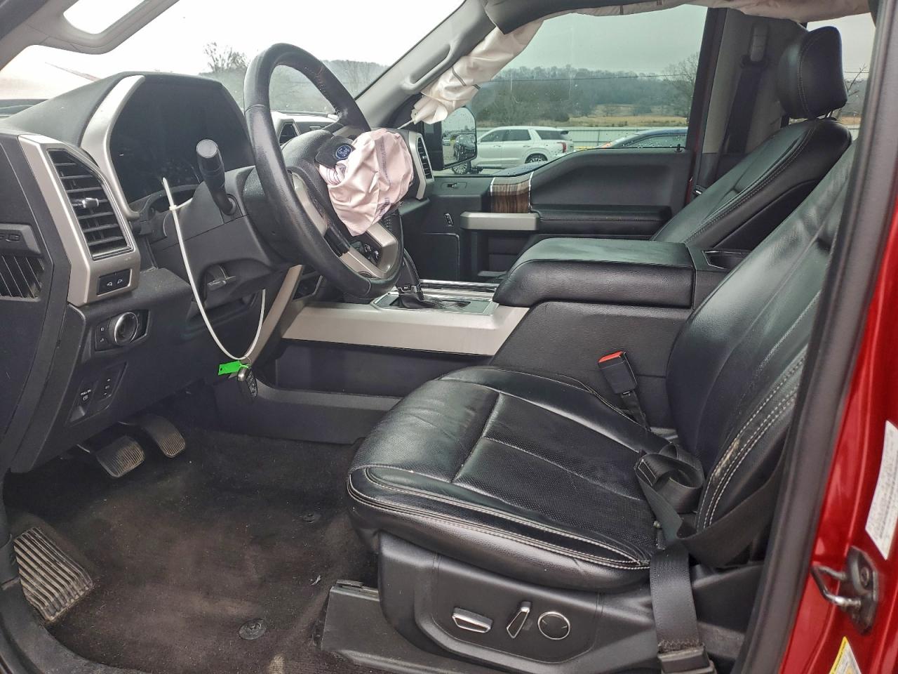 Ford F-150 Supercrew Image 8